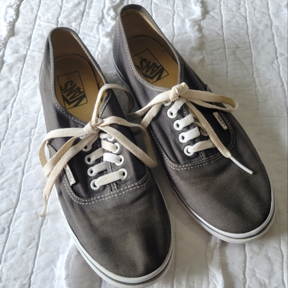 Vans Smoke Gray on Gray Sneakers Womens 9.5 Mens 8 Super Clean EUC